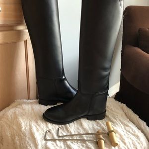 Tall black riding boots, leather, ladies size 9